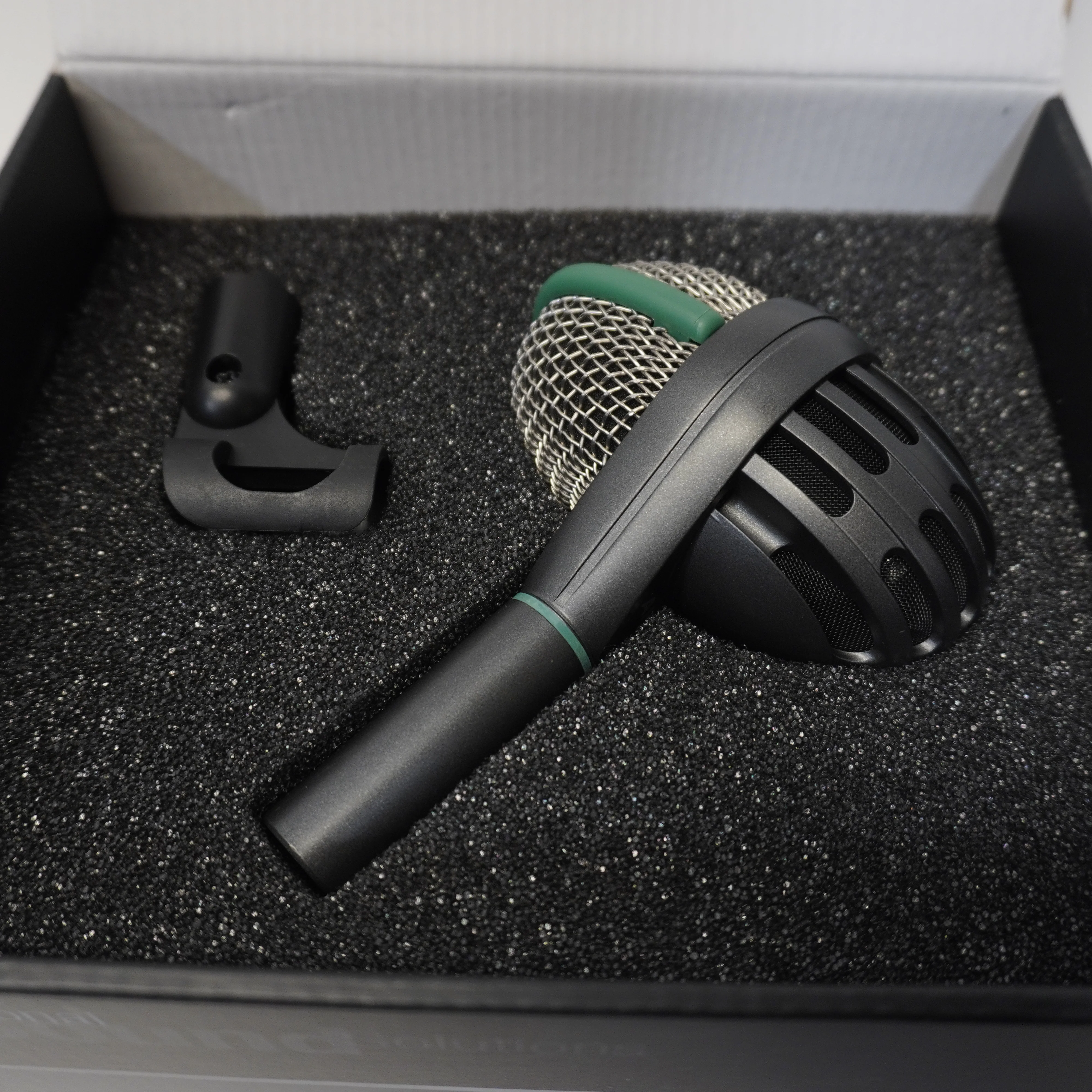 AKG 8-PIECE DRUM MIC SET - Image 13