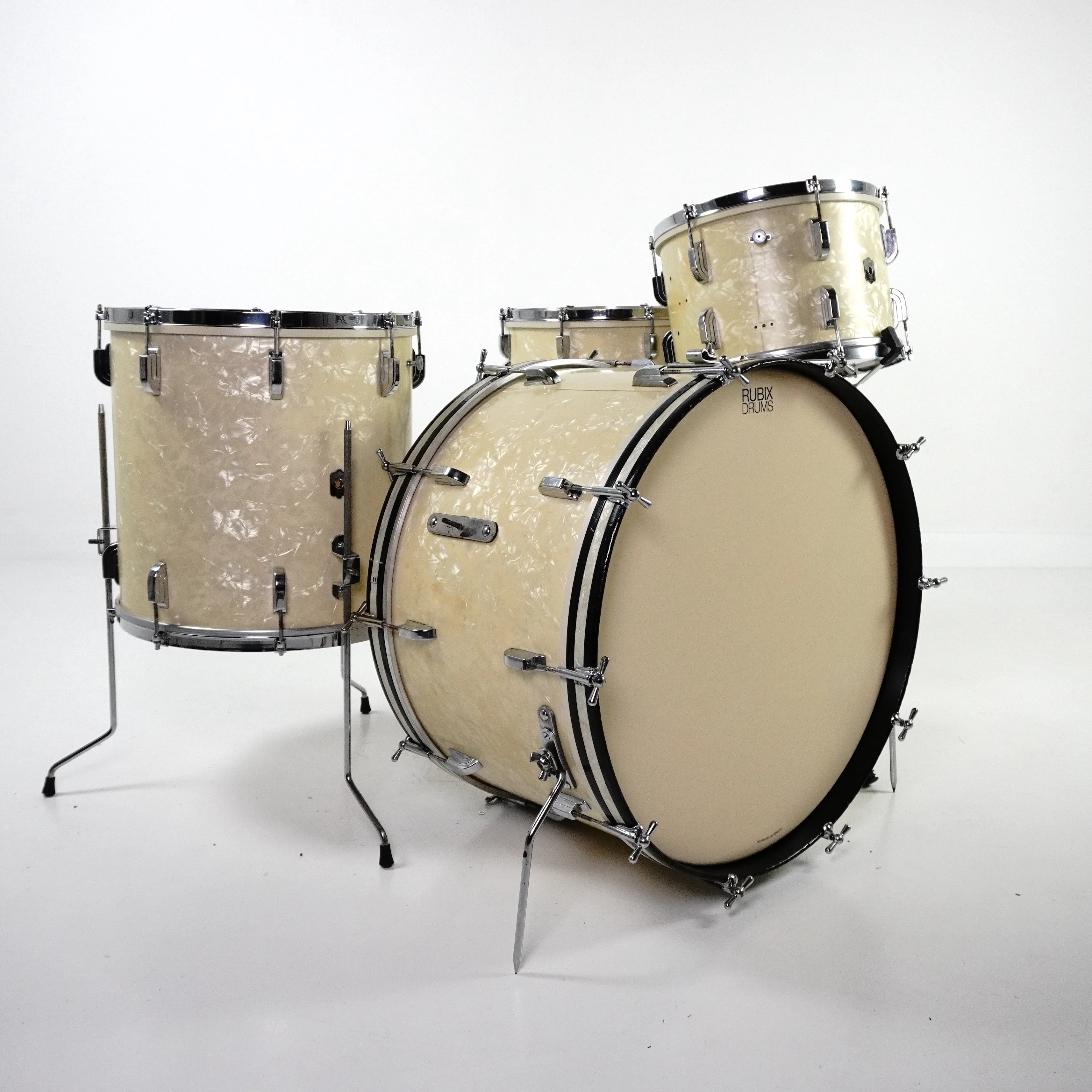Leedy Broadway ‘Nite Club’ Outfit 4-piece Drum Kit in White Marine Pearl 1949-1950 Badge