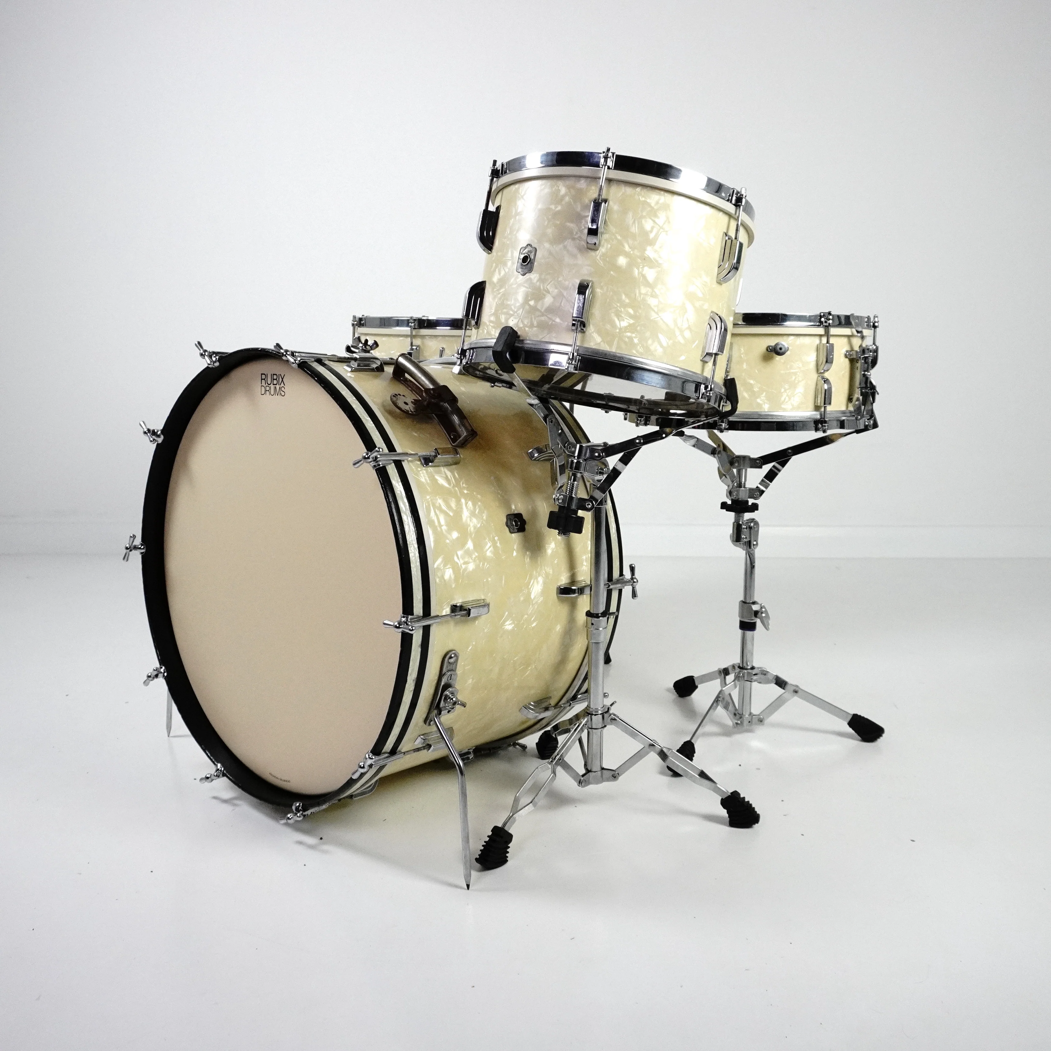 Leedy Broadway ‘Nite Club’ Outfit 4-piece Drum Kit in White Marine Pearl 1949-1950 Badge - Image 3