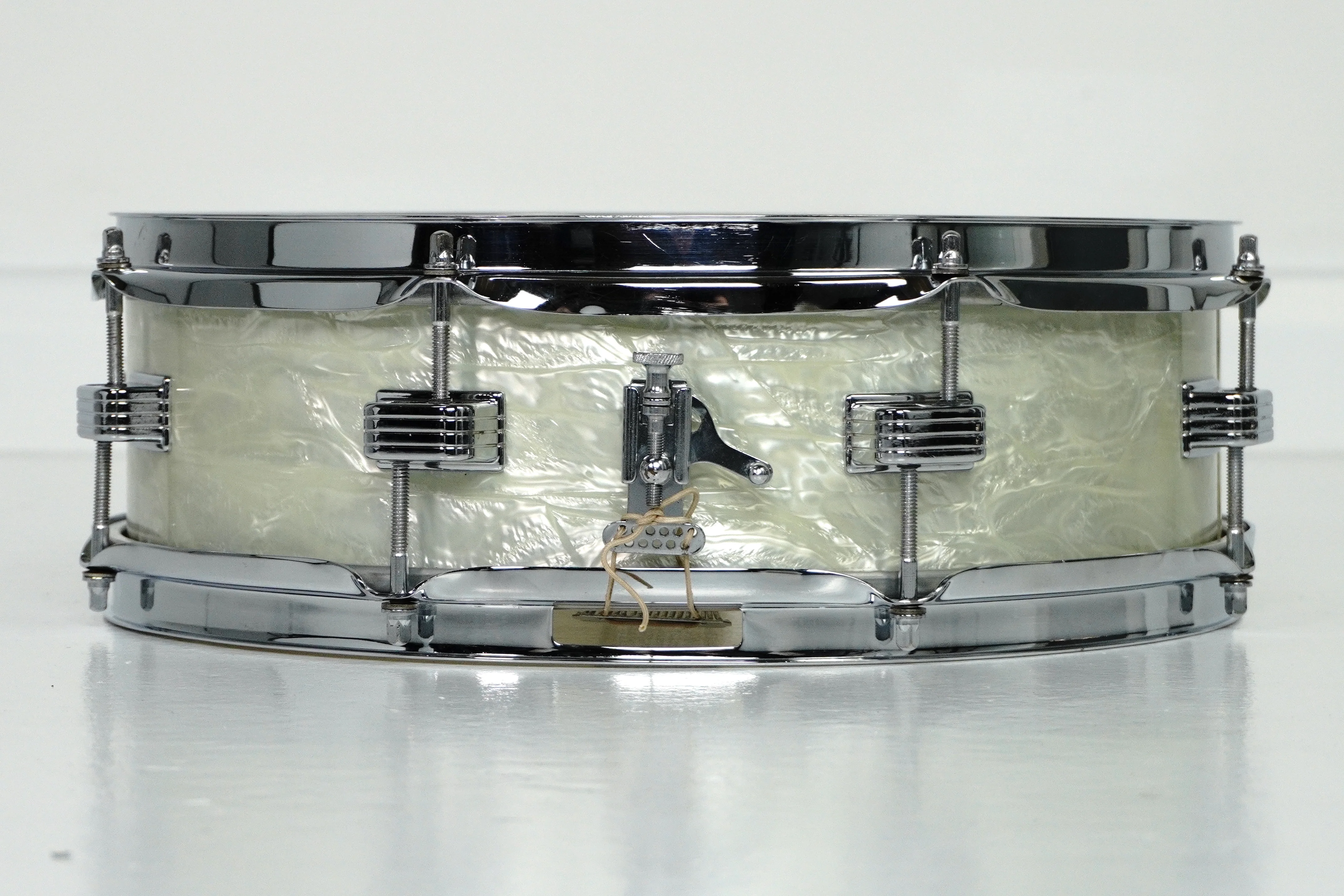 Ludwig 14” x 4” Down Beat Snare Drum in White Marine Pearl 1965 - Image 2