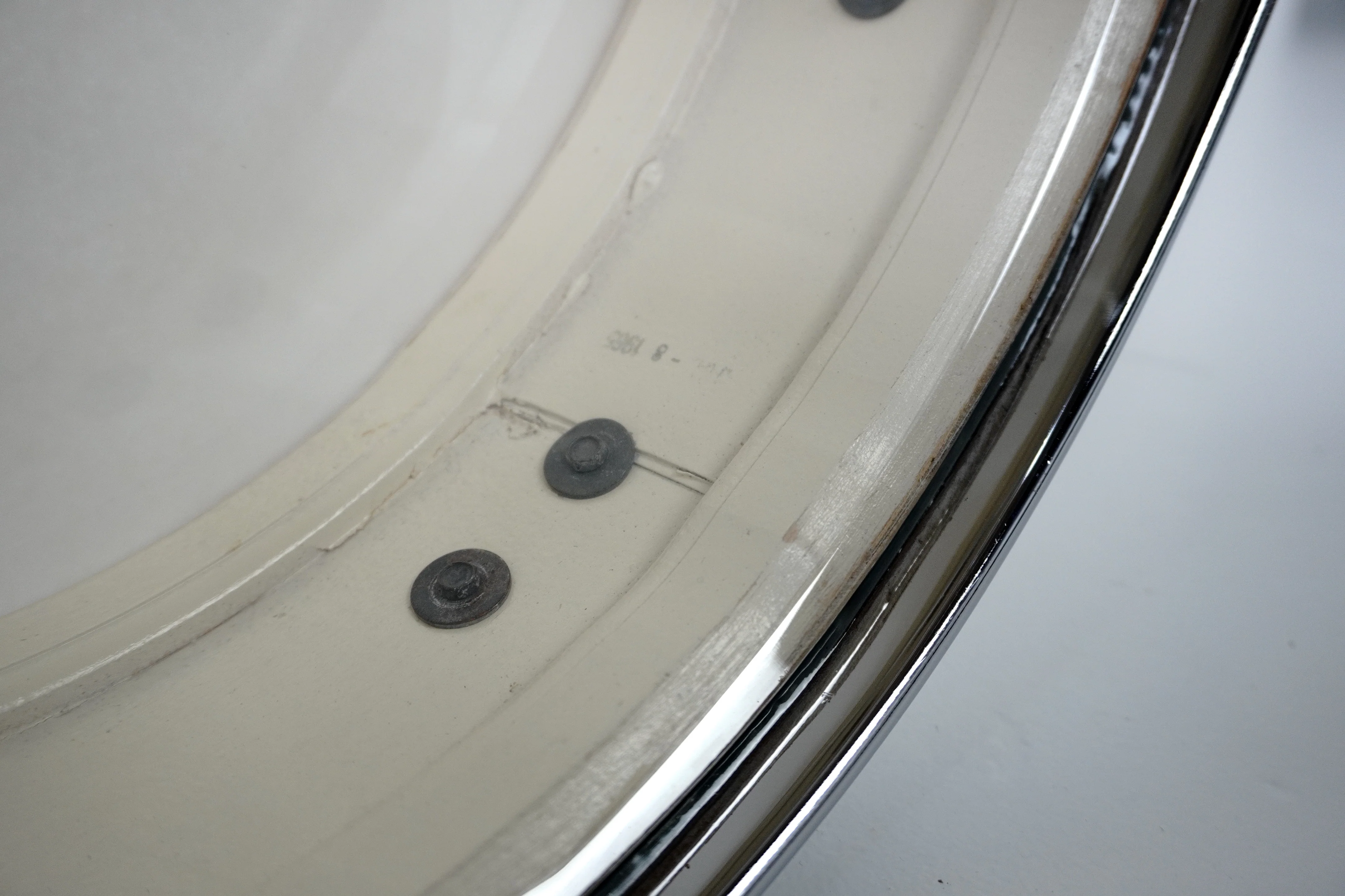 Ludwig 14” x 4” Down Beat Snare Drum in White Marine Pearl 1965 - Image 6