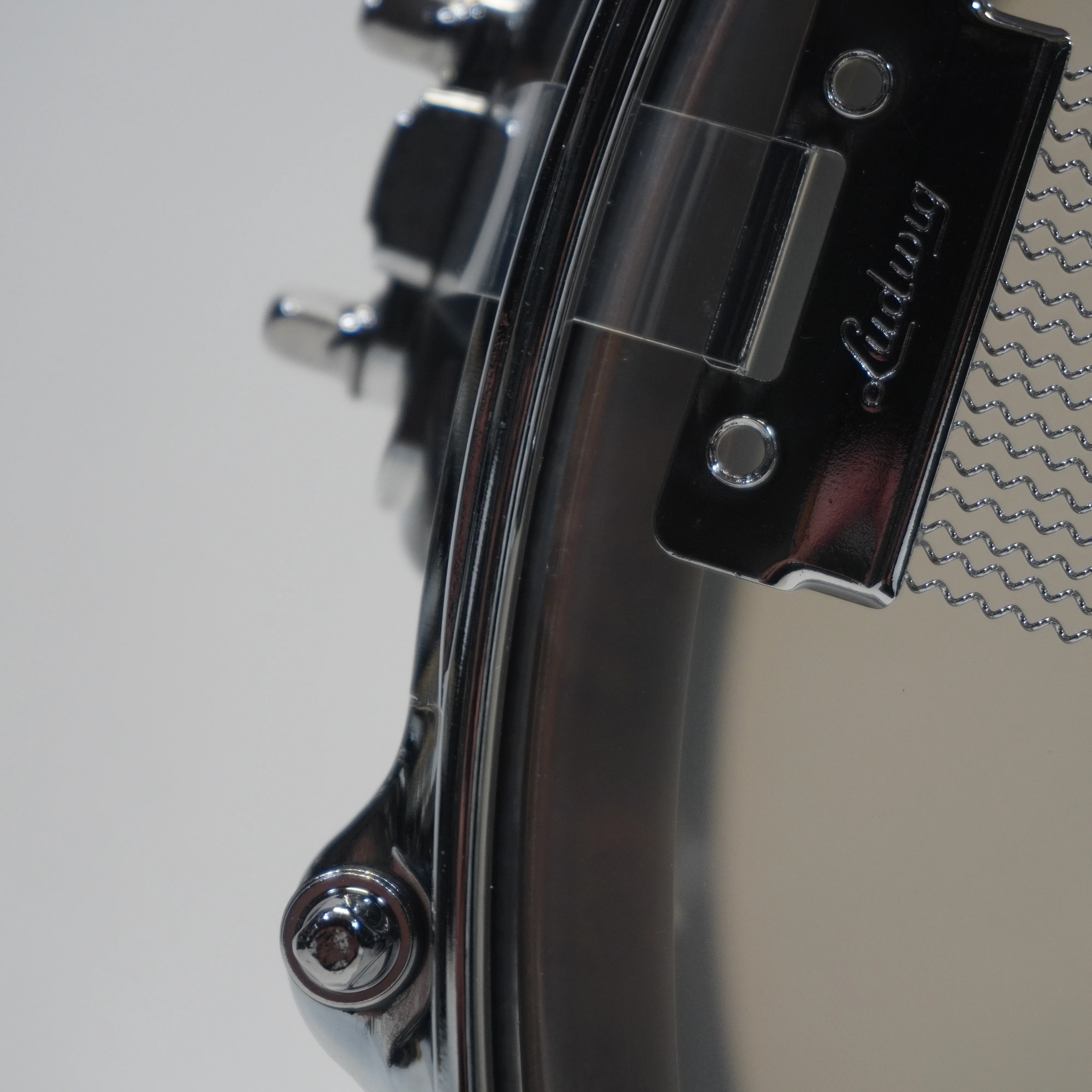 Ludwig Raw Bronze Striped 14 x 6.5'' Snare Drum - Image 8